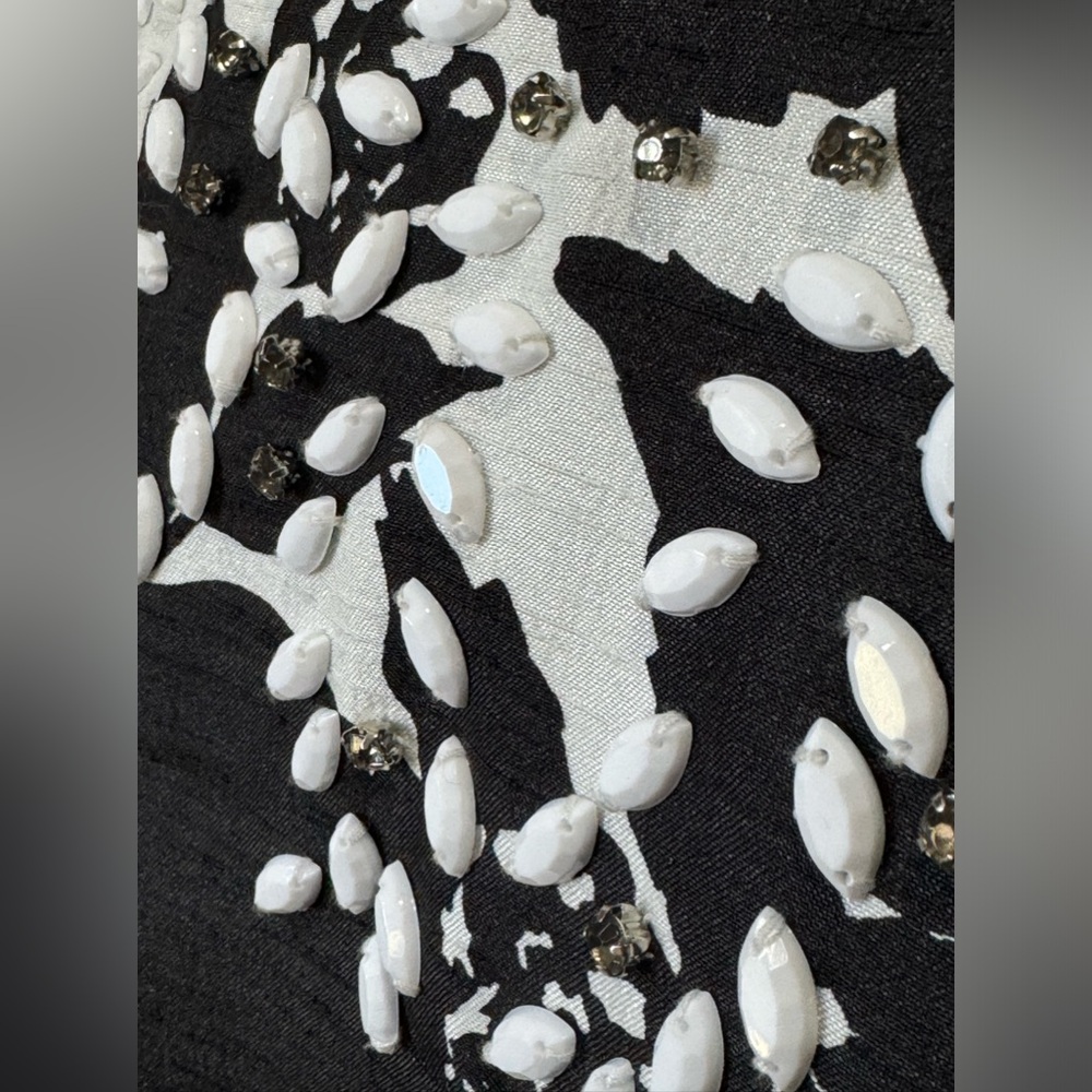 Ivanka Trump Sleeveless Round-Neck Fully Lined Black & White Floral Dress - Picture 7 of 12